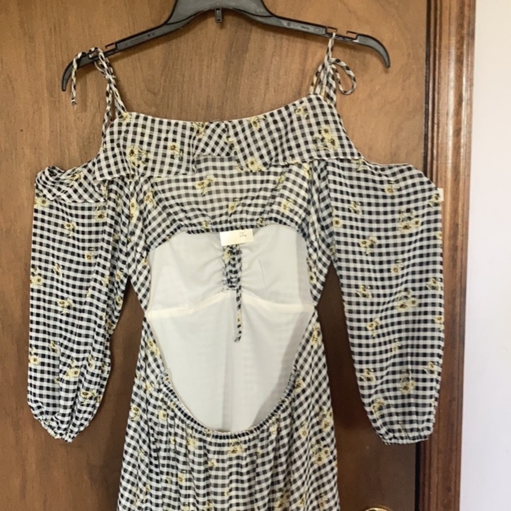 rewind dress check flower print cut out in back w ruffle XL jrs - Picture 5 of 17